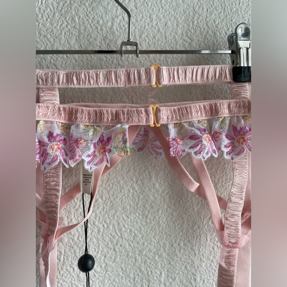 NWT For Love & Lemons April Bloom Garter Belt Pink Floral - Picture 7 of 16